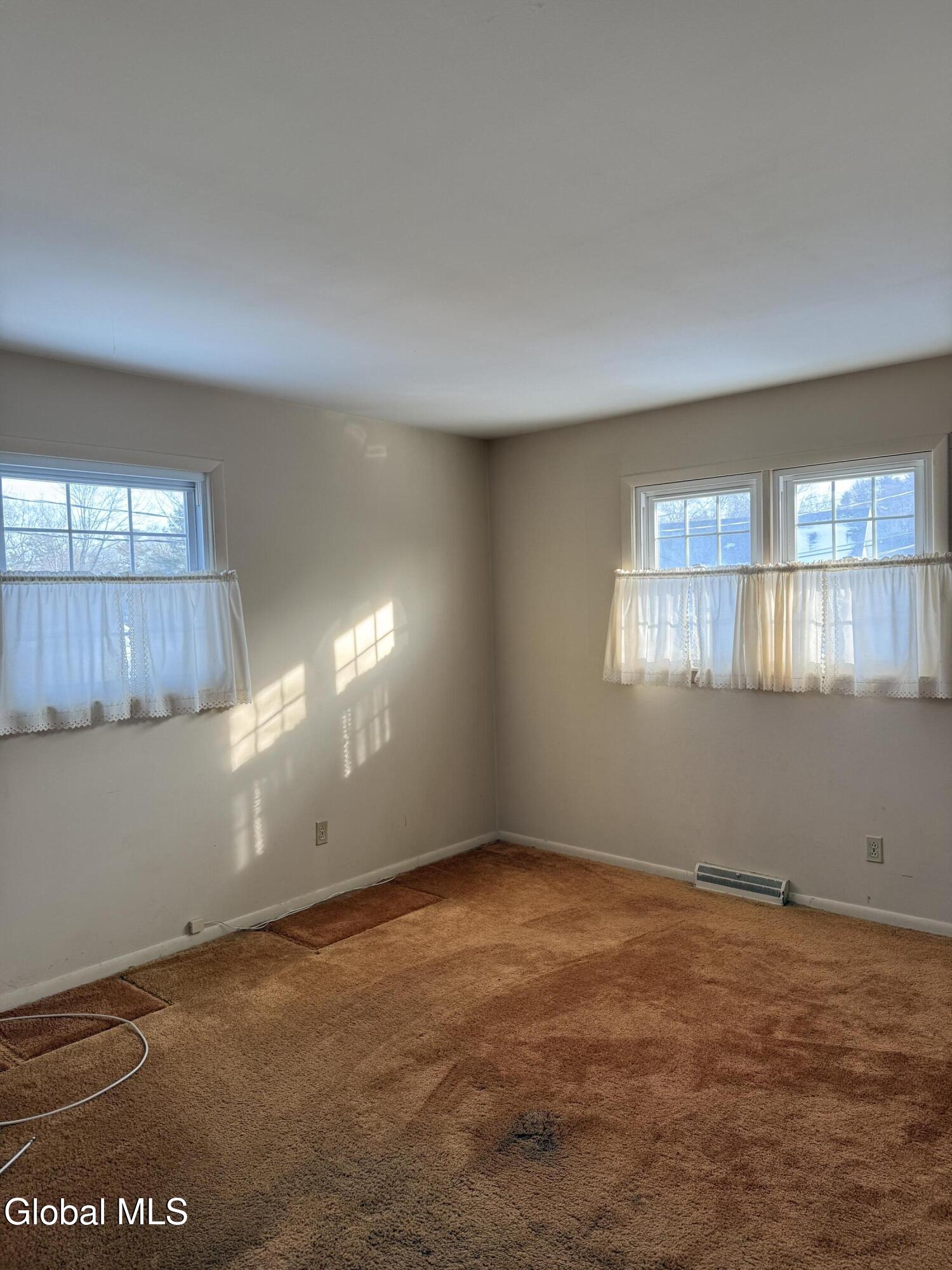 4 Oaktree Lane Niskayuna NY 12309