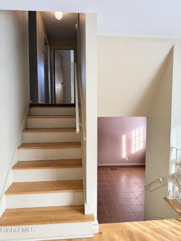 4 Oaktree Lane Niskayuna NY 12309