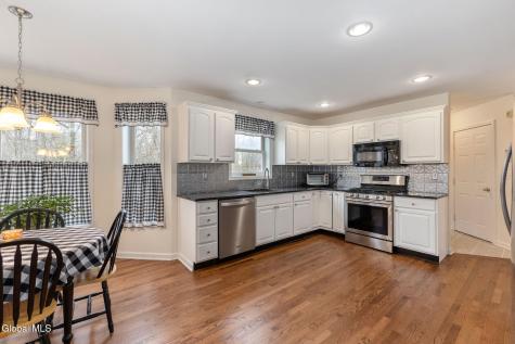 32 Bancker Avenue Schenectady NY 12302