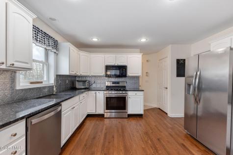 32 Bancker Avenue Schenectady NY 12302