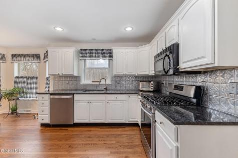 32 Bancker Avenue Schenectady NY 12302