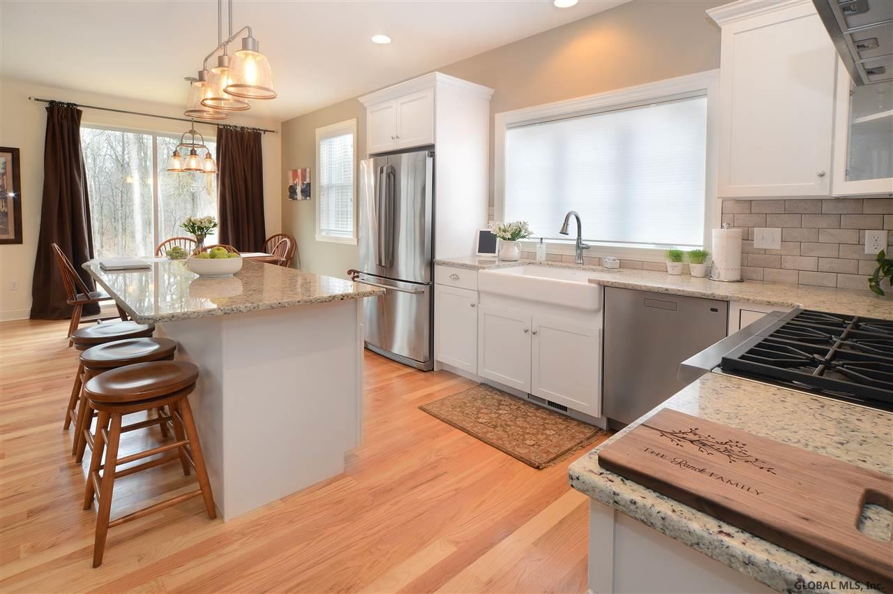 79 Lakepointe Way Saratoga Springs NY 12866