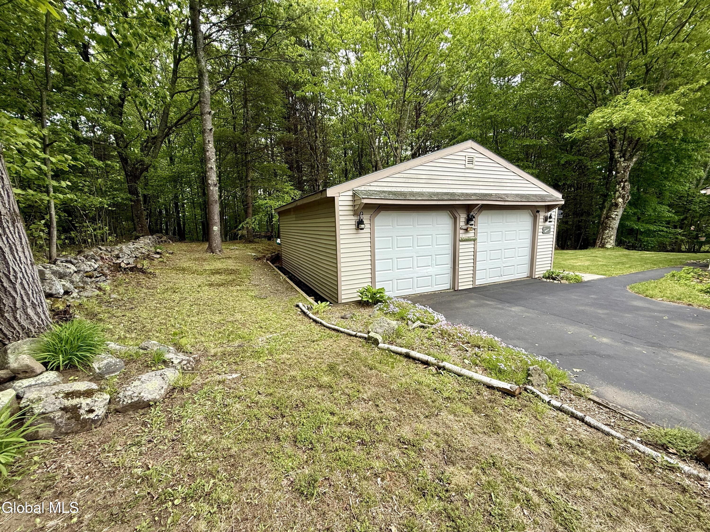 155 S Line Road Middle Grove NY 12850