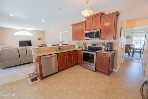 33 Aster Drive Rexford NY 12148