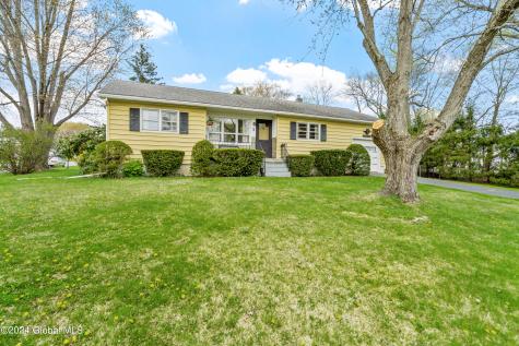 5 Blue Creek Lane Latham NY 12110