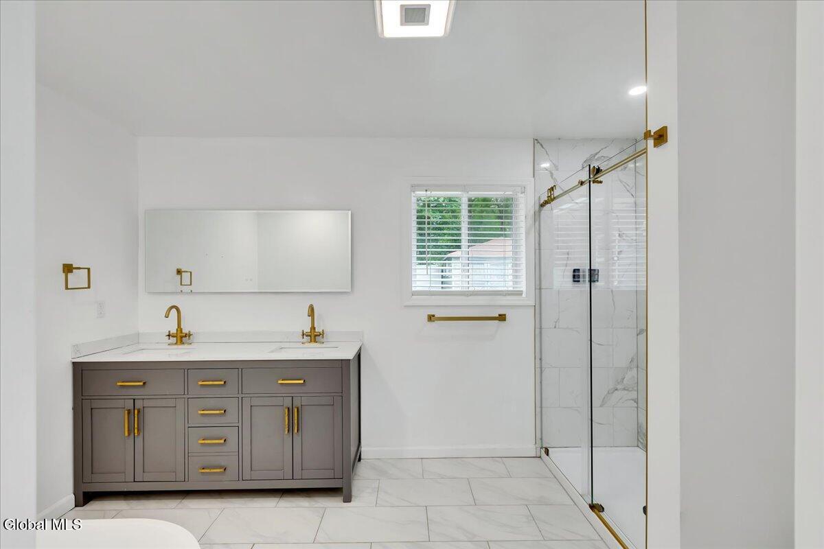 2115 Colgate Place Schenectady NY 12304