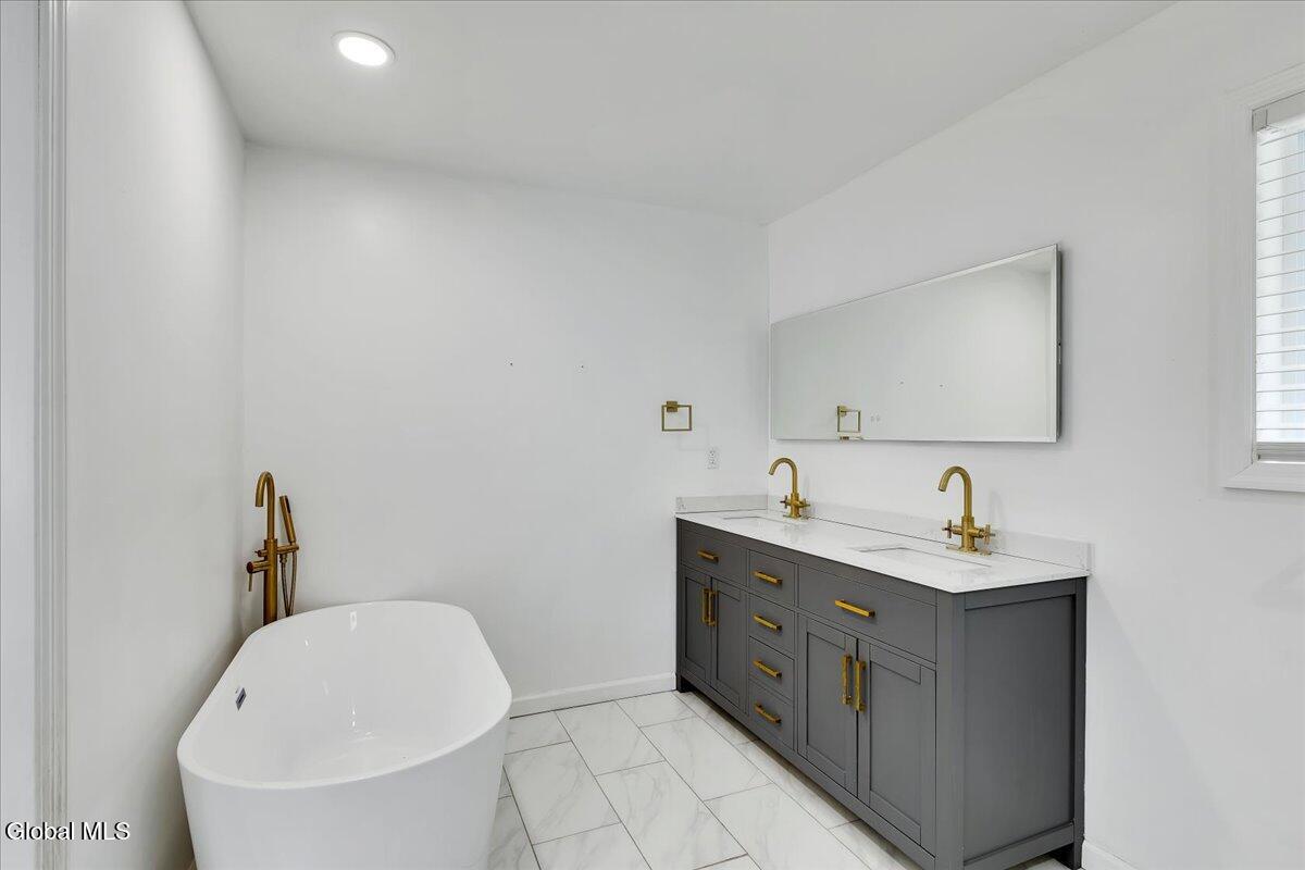 2115 Colgate Place Schenectady NY 12304