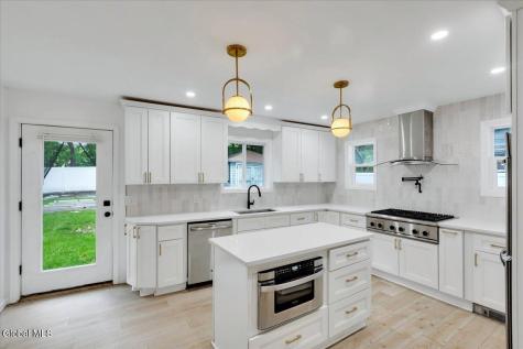 2115 Colgate Place Schenectady NY 12304