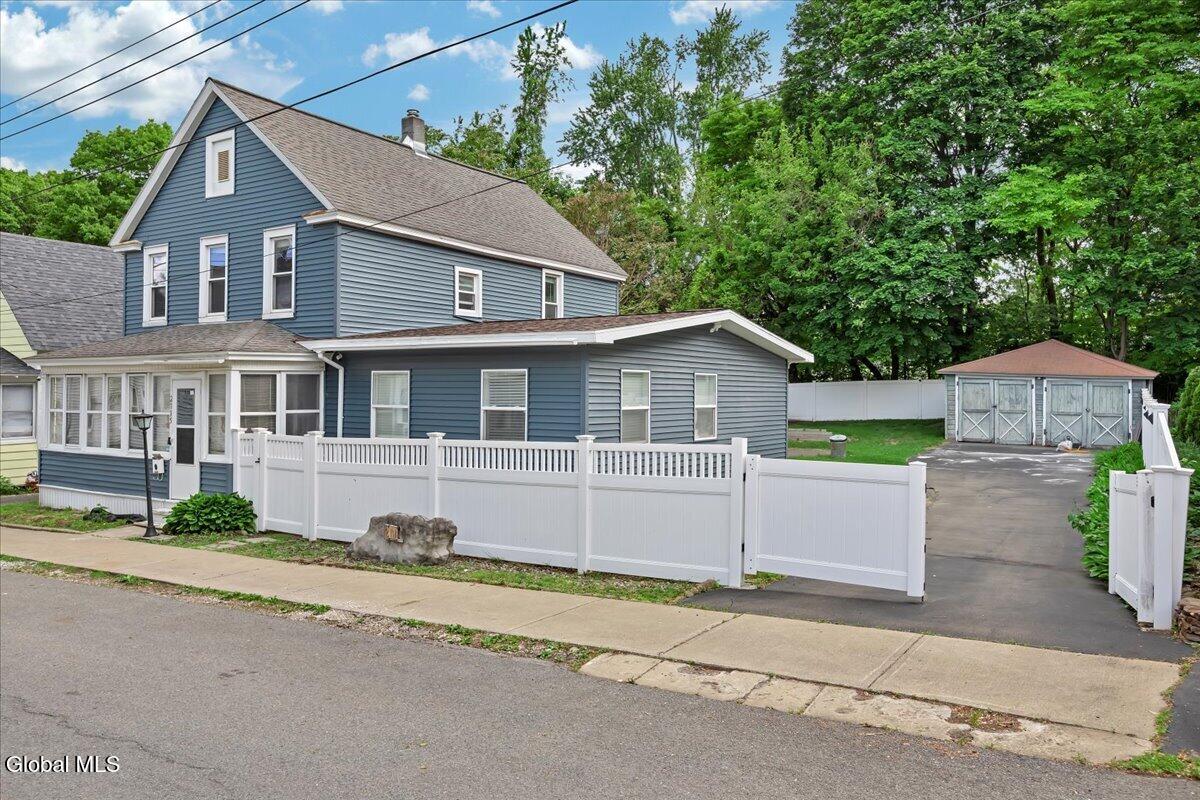2115 Colgate Place Schenectady NY 12304