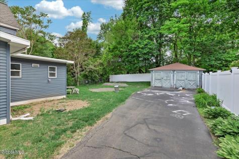 2115 Colgate Place Schenectady NY 12304