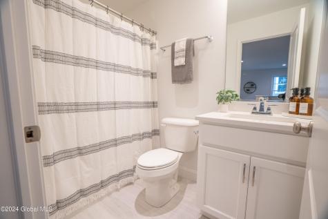 24 Landon Lane Malta NY 12020