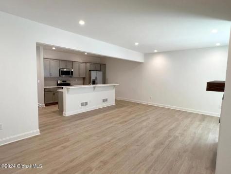 24 Landon Lane Malta NY 12020