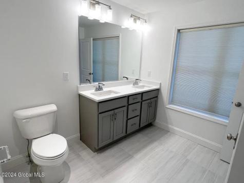 24 Landon Lane Malta NY 12020