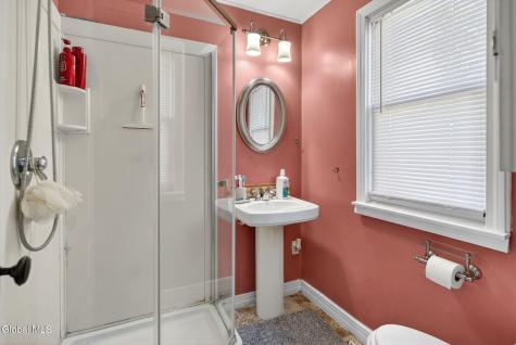 1043 Glenwood Boulevard Schenectady NY 12308