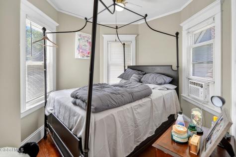 1043 Glenwood Boulevard Schenectady NY 12308