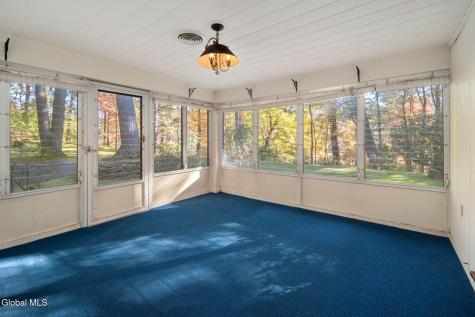 6 Pine Ridge Drive Guilderland NY 12084