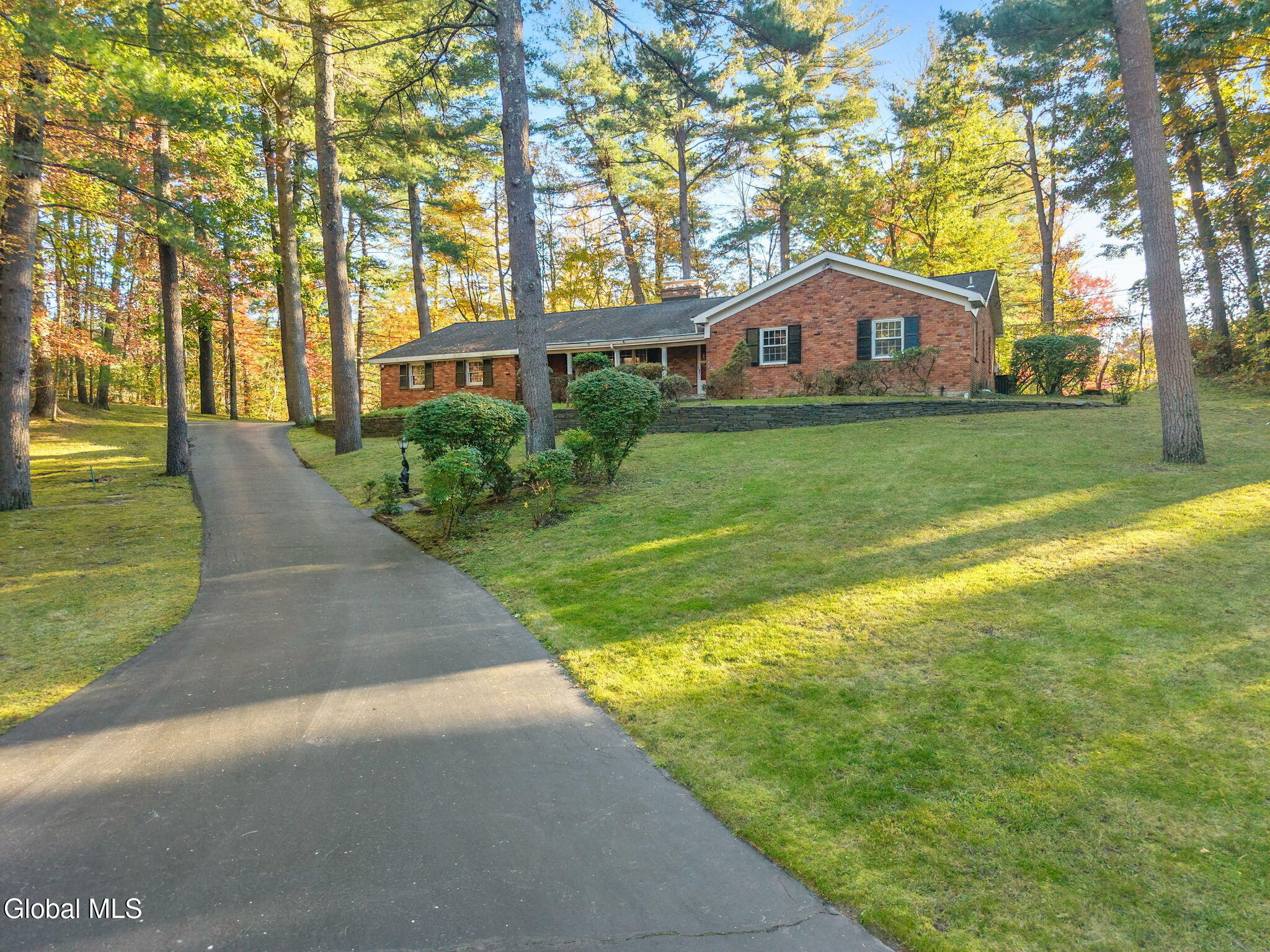 6 Pine Ridge Drive Guilderland NY 12084