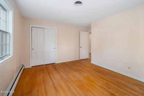 6 Pine Ridge Drive Guilderland NY 12084