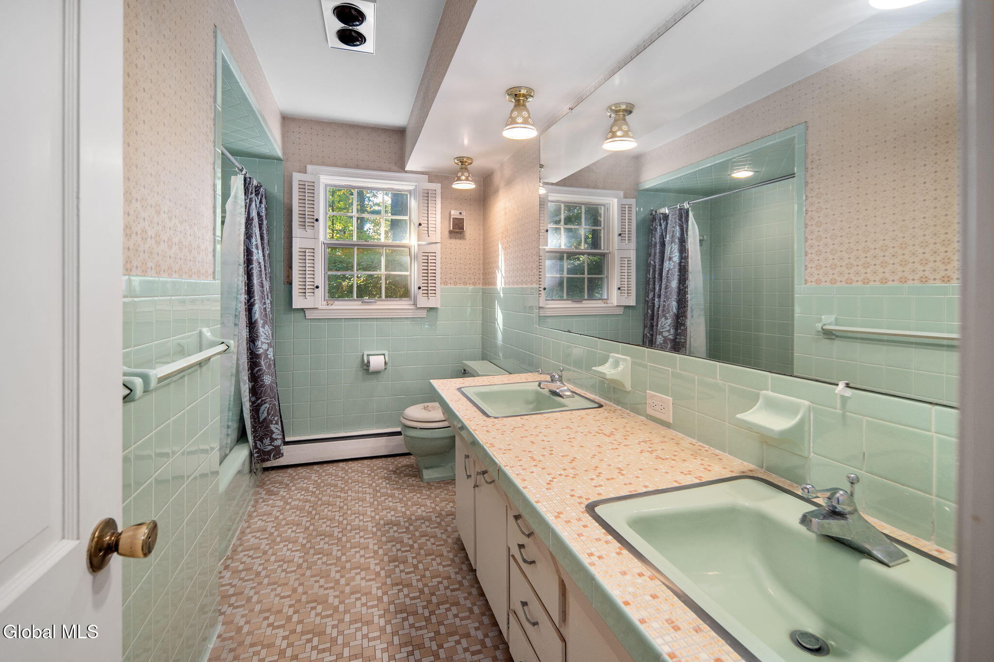6 Pine Ridge Drive Guilderland NY 12084