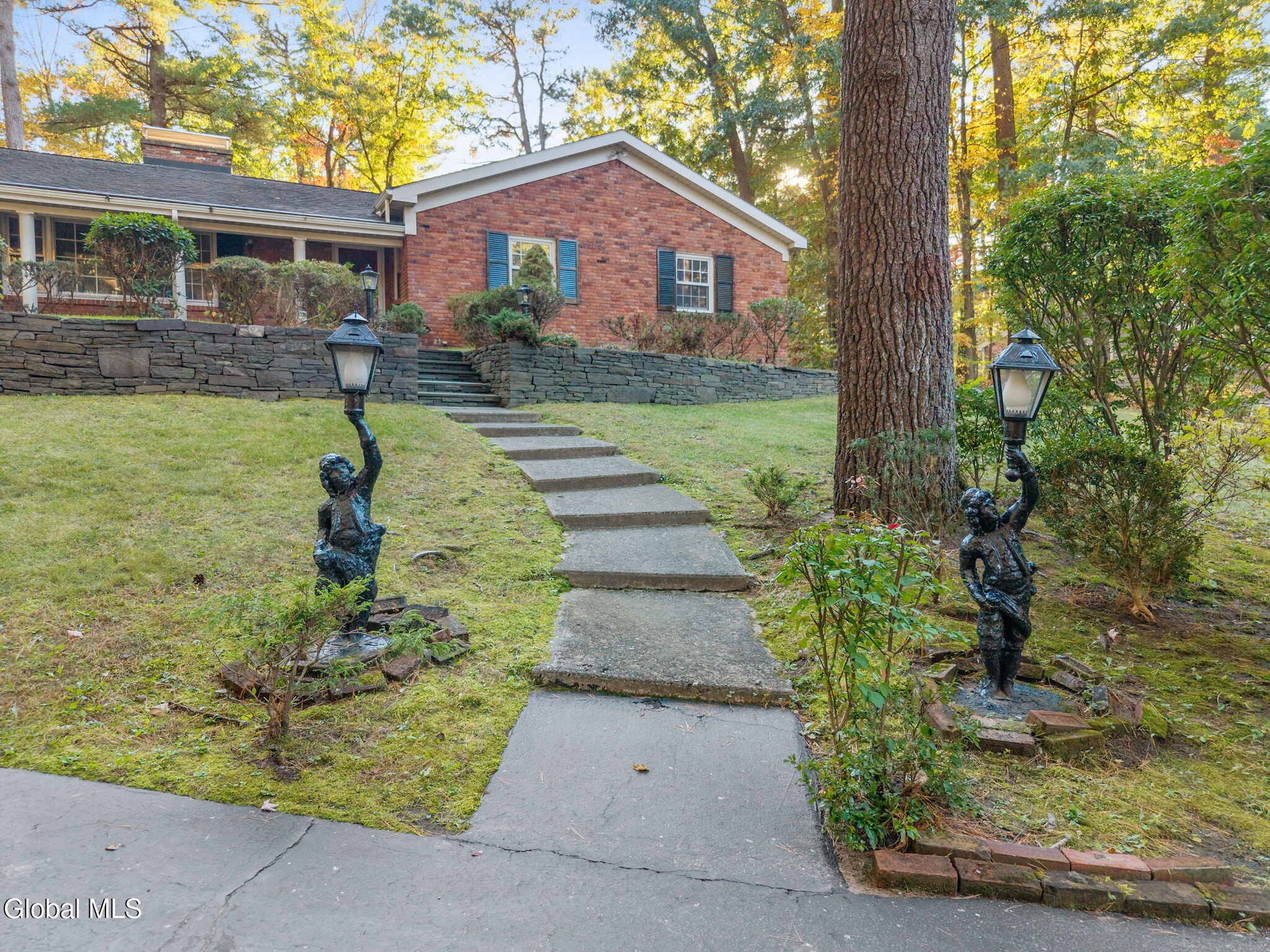 6 Pine Ridge Drive Guilderland NY 12084
