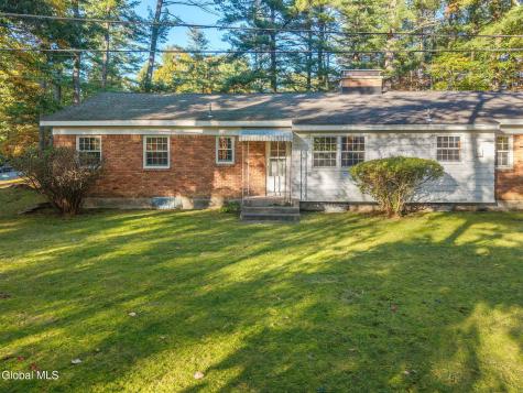 6 Pine Ridge Drive Guilderland NY 12084