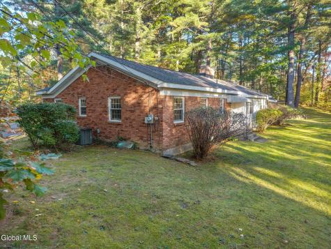 6 Pine Ridge Drive Guilderland NY 12084