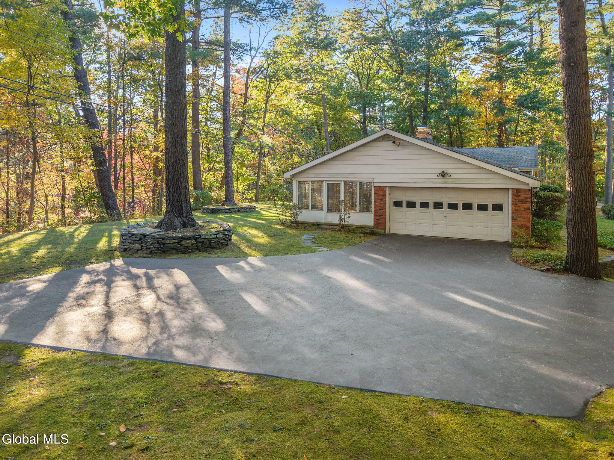 6 Pine Ridge Drive Guilderland NY 12084