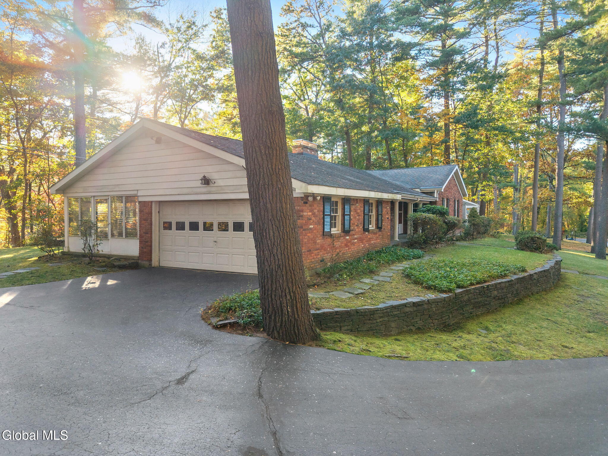 6 Pine Ridge Drive Guilderland NY 12084
