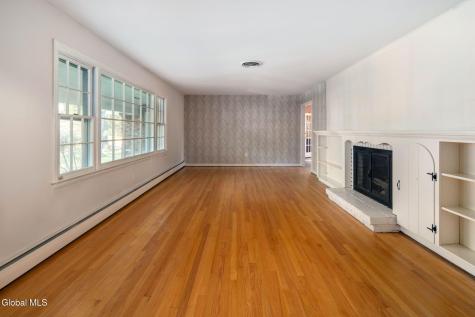 6 Pine Ridge Drive Guilderland NY 12084