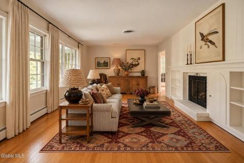 6 Pine Ridge Drive Guilderland NY 12084