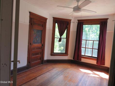 58 Woodside Avenue Gloversville NY 12078