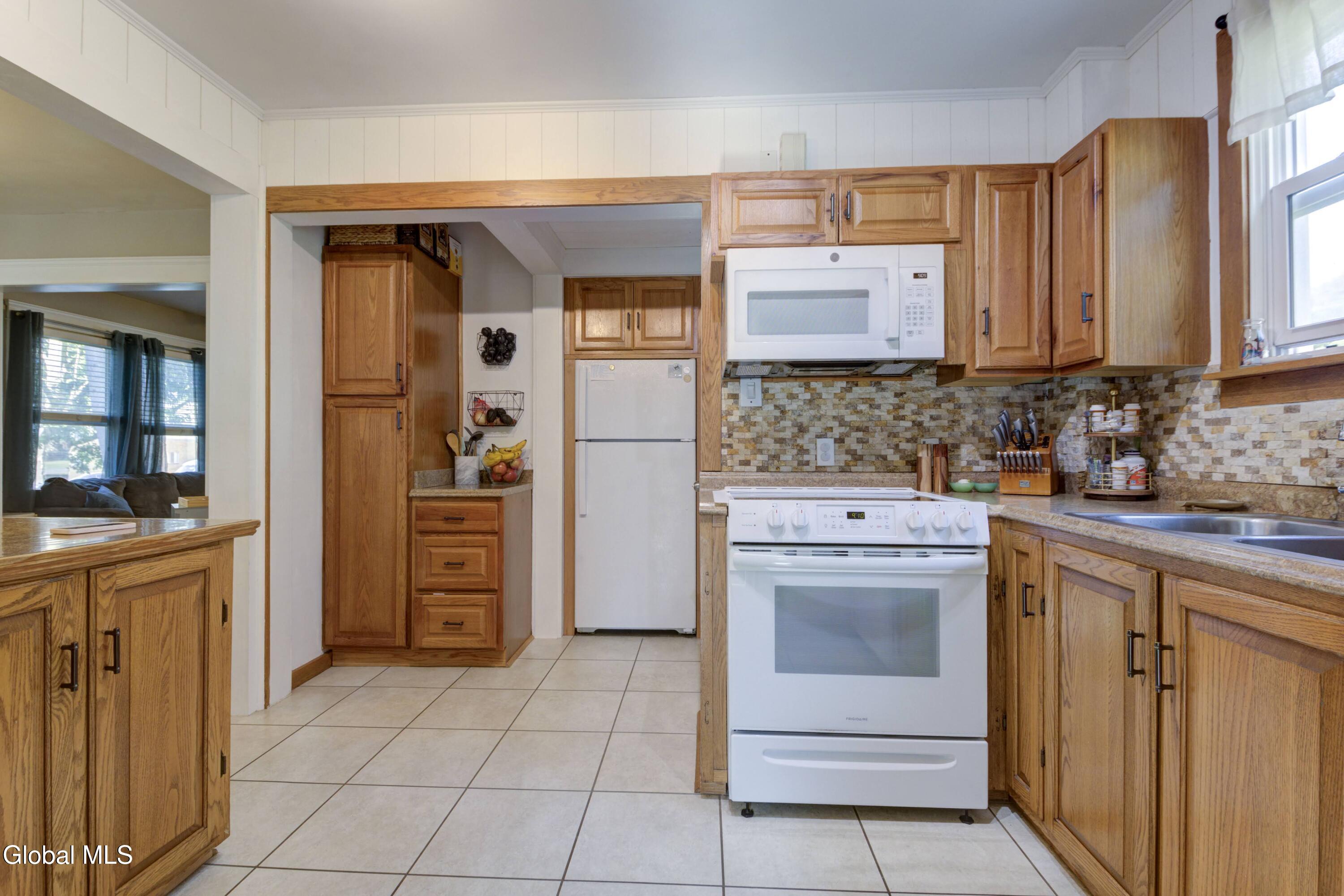 212 S Melcher Street Johnstown NY 12095