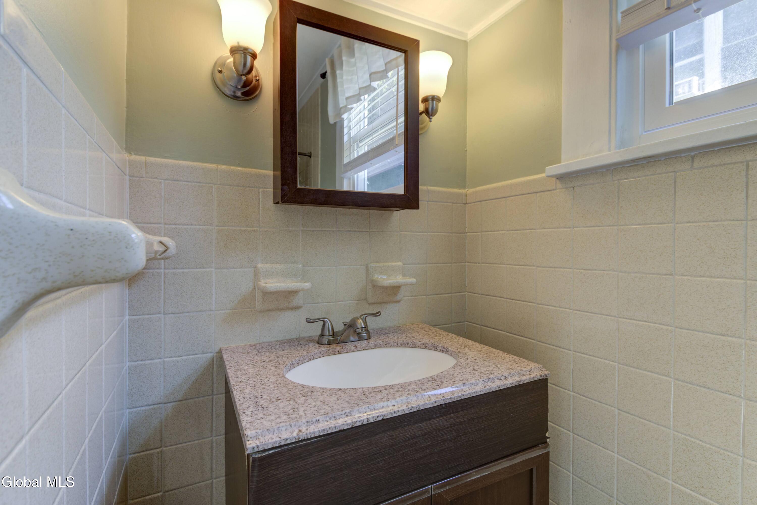 212 S Melcher Street Johnstown NY 12095
