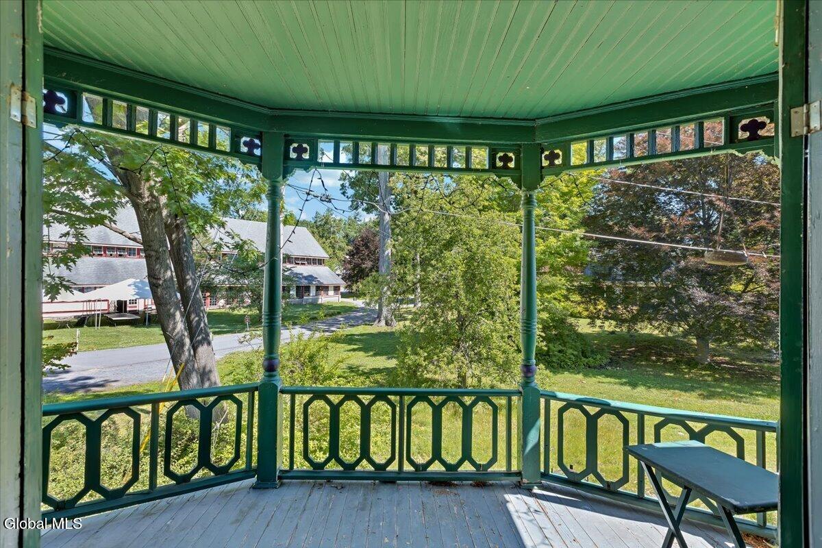 5 Albany Avenue Round Lake NY 12151