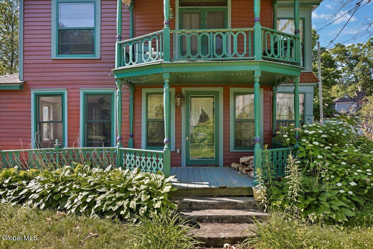 5 Albany Avenue Round Lake NY 12151