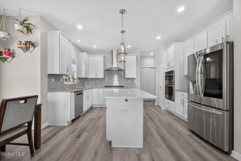 38 Wyatts Circle Rensselaer NY 12144
