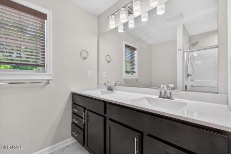 38 Wyatts Circle Rensselaer NY 12144