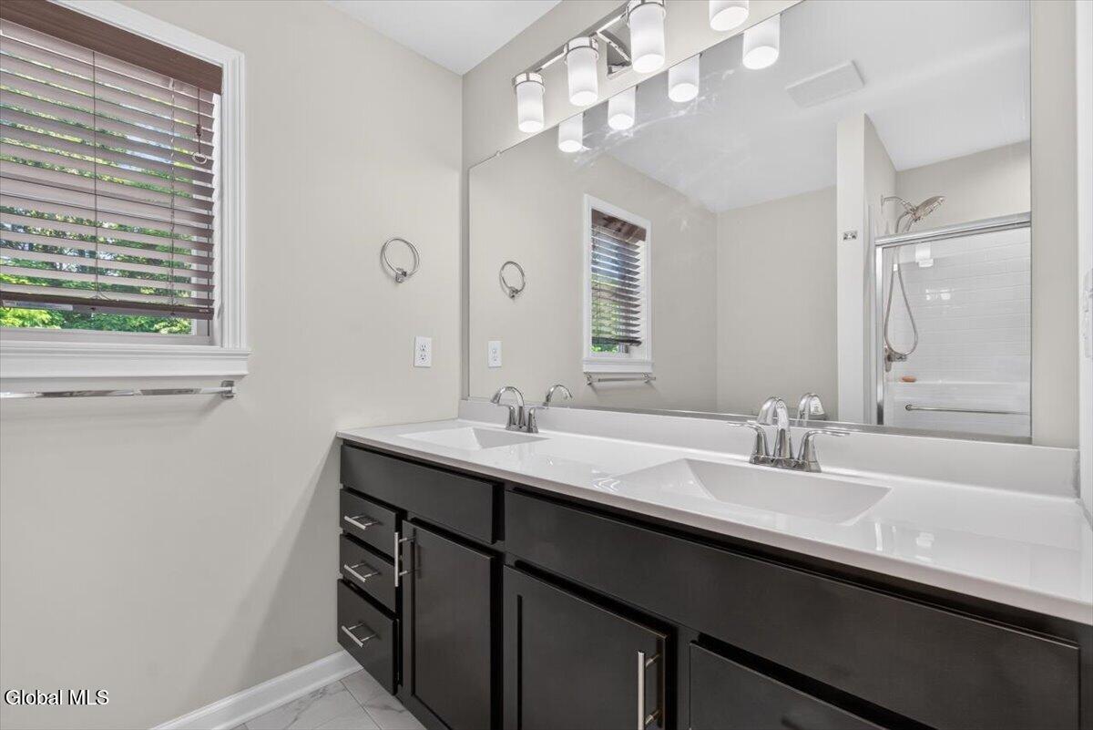 38 Wyatts Circle Rensselaer NY 12144