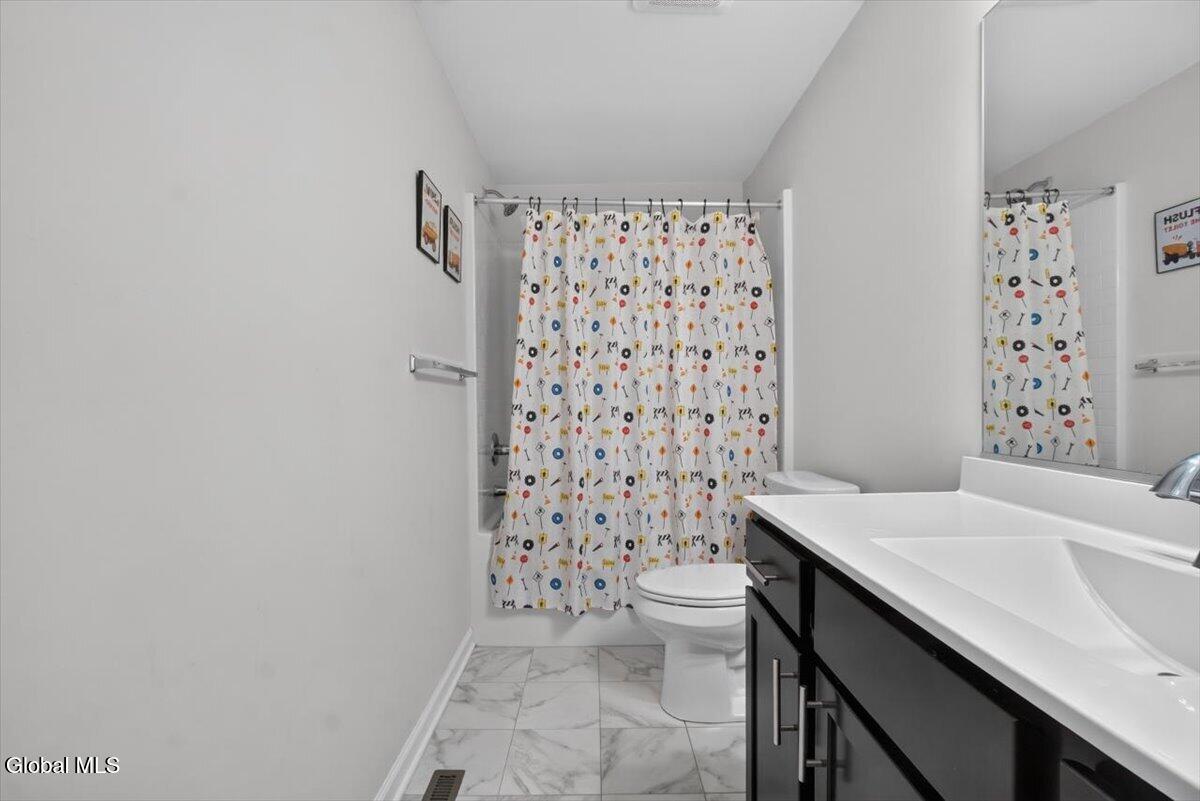 38 Wyatts Circle Rensselaer NY 12144