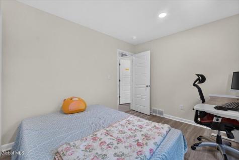 38 Wyatts Circle Rensselaer NY 12144