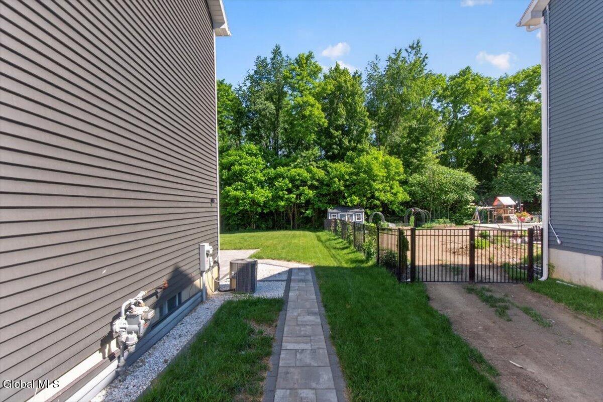 38 Wyatts Circle Rensselaer NY 12144