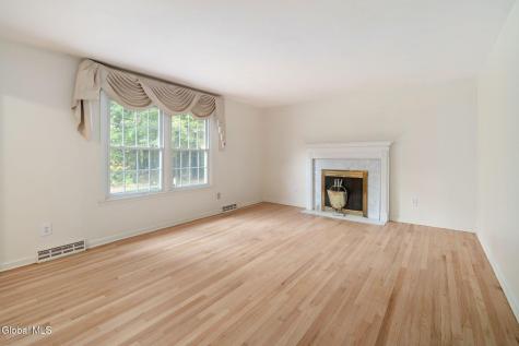 89 Willow Street Guilderland NY 12084
