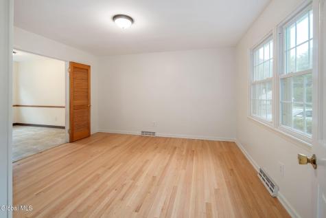 89 Willow Street Guilderland NY 12084