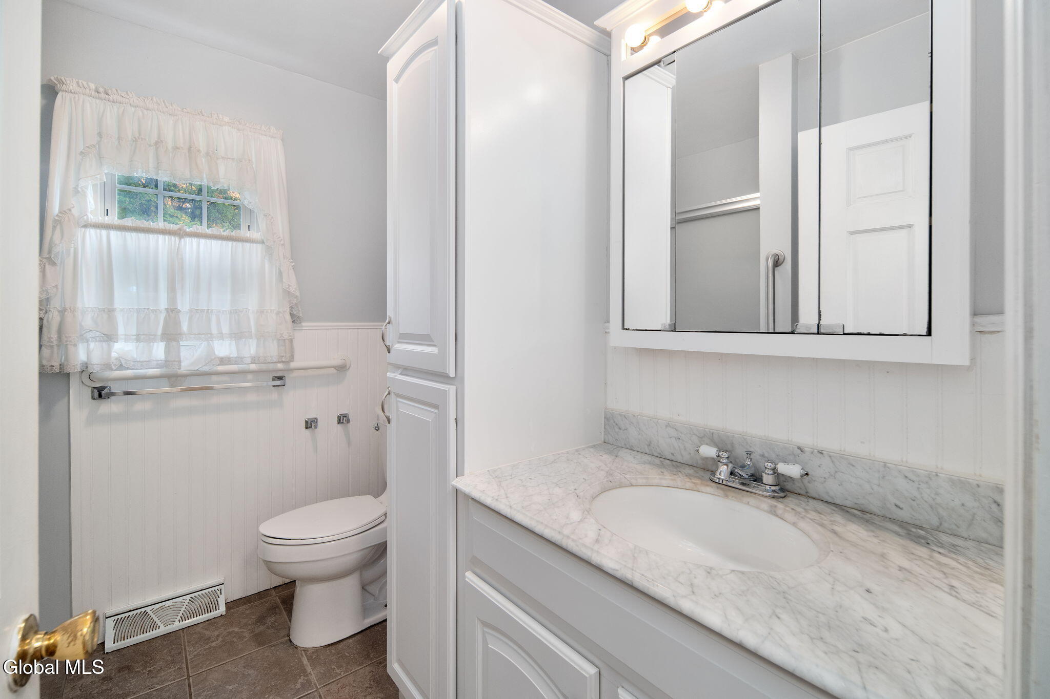 89 Willow Street Guilderland NY 12084