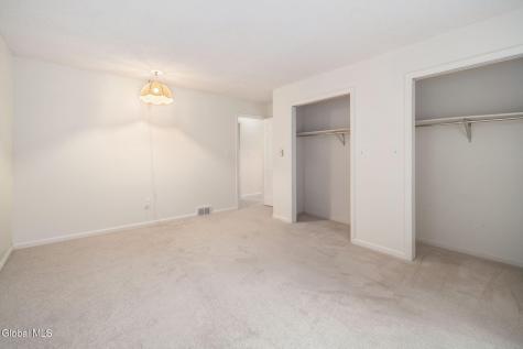 89 Willow Street Guilderland NY 12084