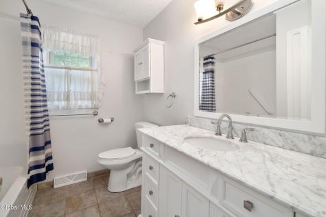 89 Willow Street Guilderland NY 12084