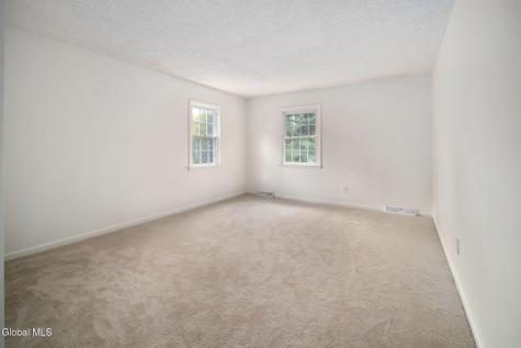 89 Willow Street Guilderland NY 12084