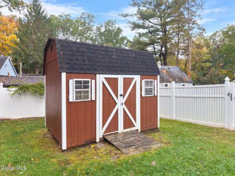 89 Willow Street Guilderland NY 12084