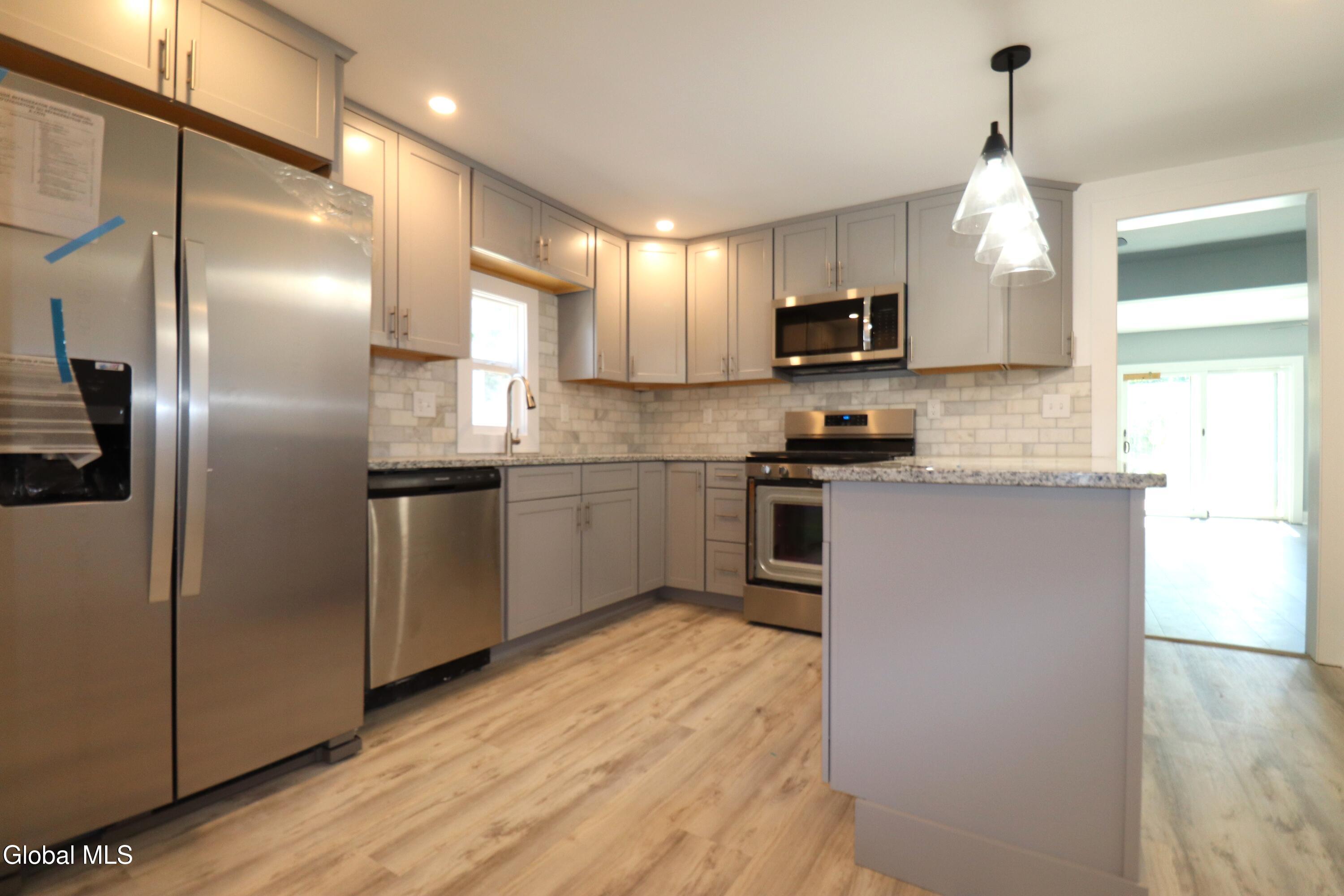 417 Eleanor Street Schenectady NY 12306
