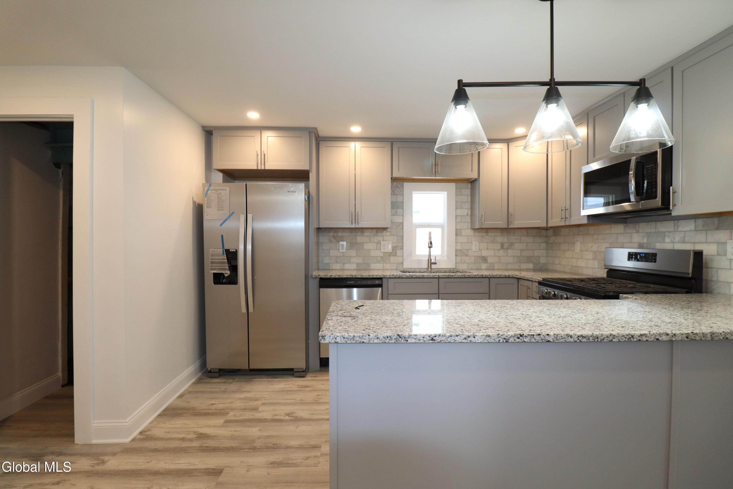 417 Eleanor Street Schenectady NY 12306